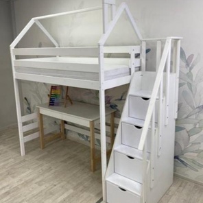 ЧЕРДАК с лестницей комодом